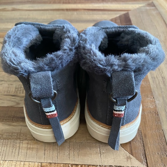 TOMS ‘Paxton’ slip-ons - Picture 4 of 6